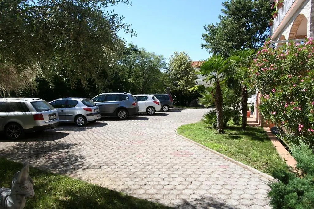 Apartments And Rooms נייביצה